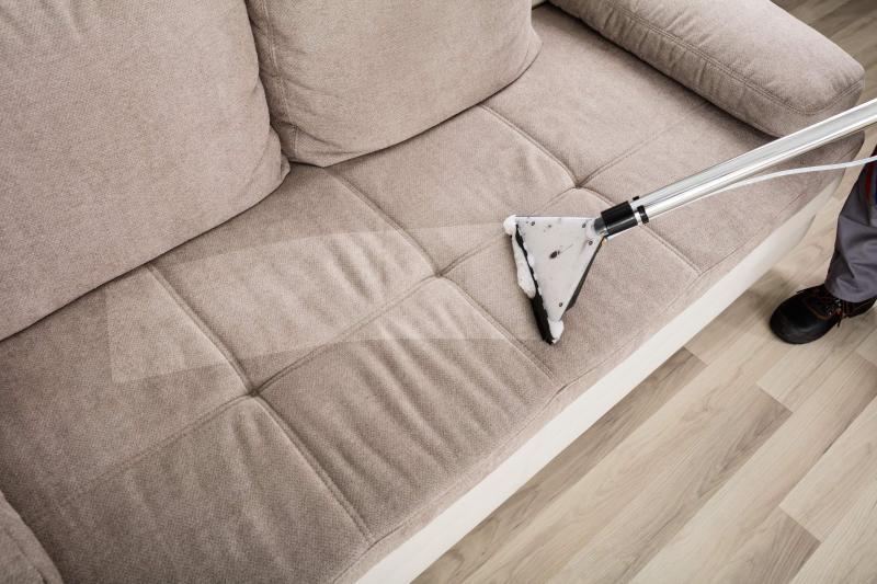 Cách làm sạch sofa nỉ