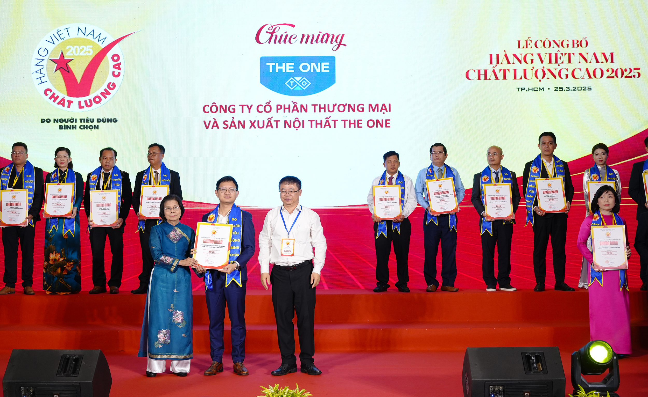Nội thất The One được vinh danh Hàng Việt Nam Chất lượng Cao 2025 33 Nội thất The One được vinh danh Hàng Việt Nam Chất lượng Cao 2025